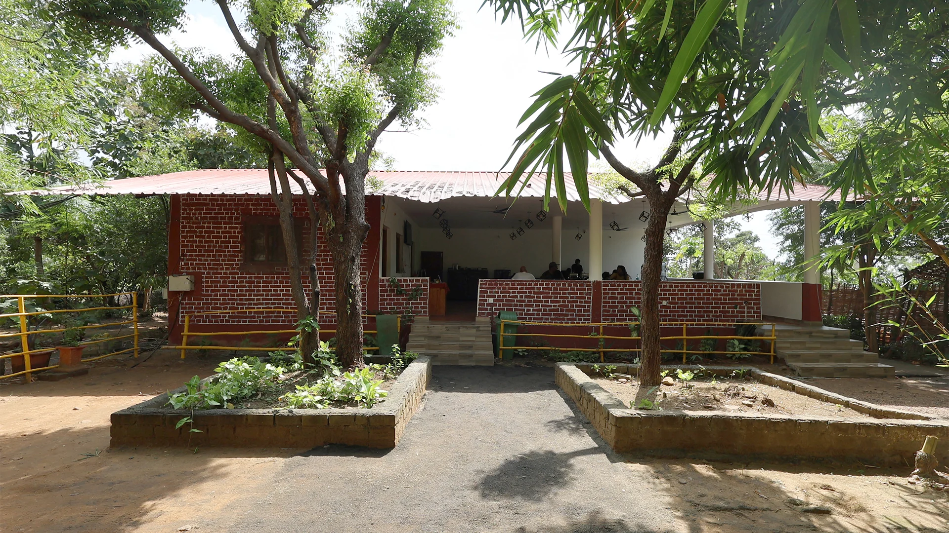 Dining and services at Tadoba Safari Stay Resort