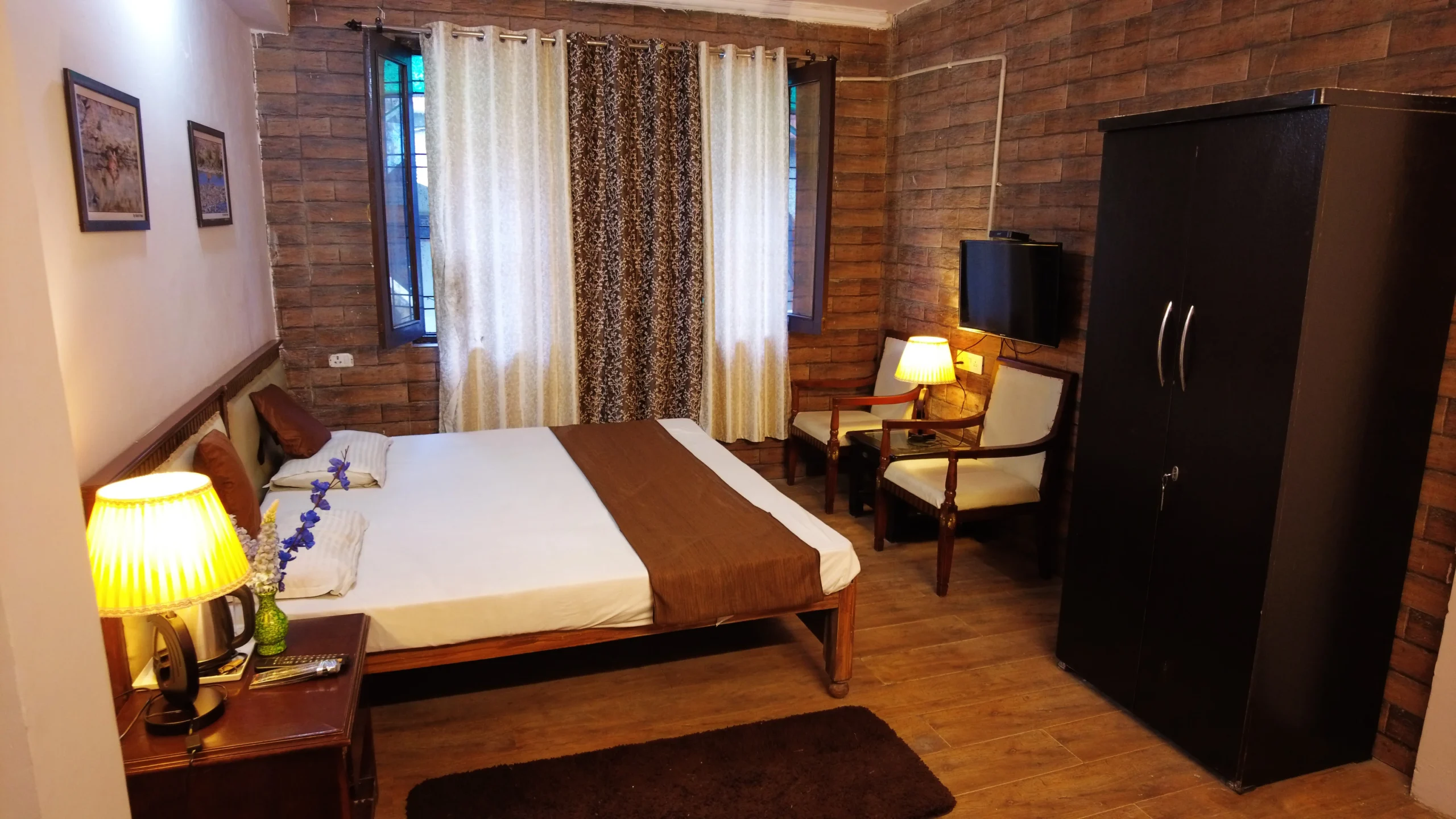 Deluxe Room accommodation for solo travelers or couples at Nainital Willows