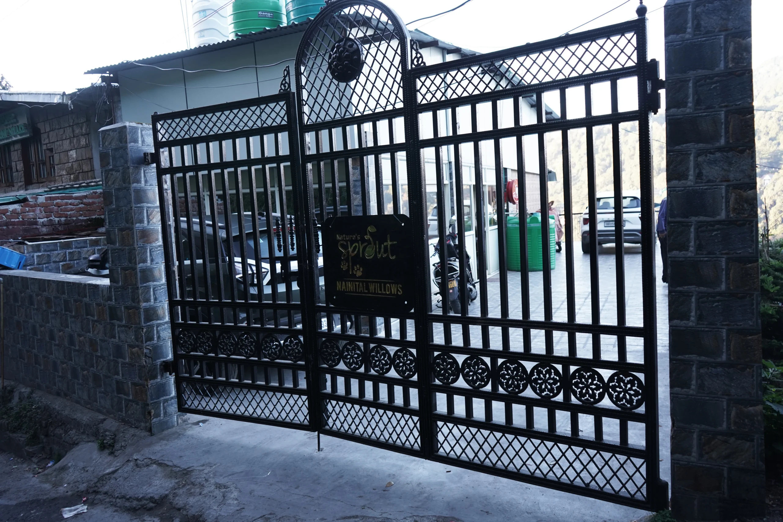 Main entrance gate of Nainital Willows hotel